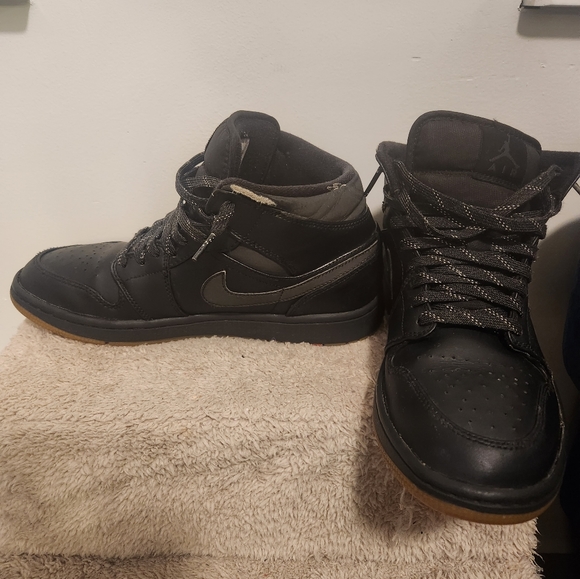 Jordan 1 Retro Mid "Winterized Anthracite" Size 8.5 - Picture 2 of 5